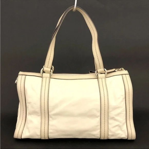 Gucci Duchessa Leather Boston Bag Cream Bow Crest Charm Top Handle. (COA). - Picture 7 of 15